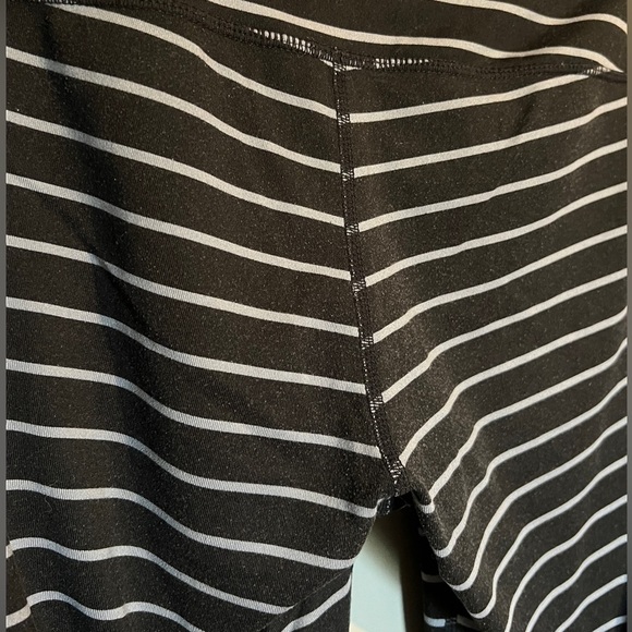 Athleta Striped Leggings Size Medium - Picture 6 of 6